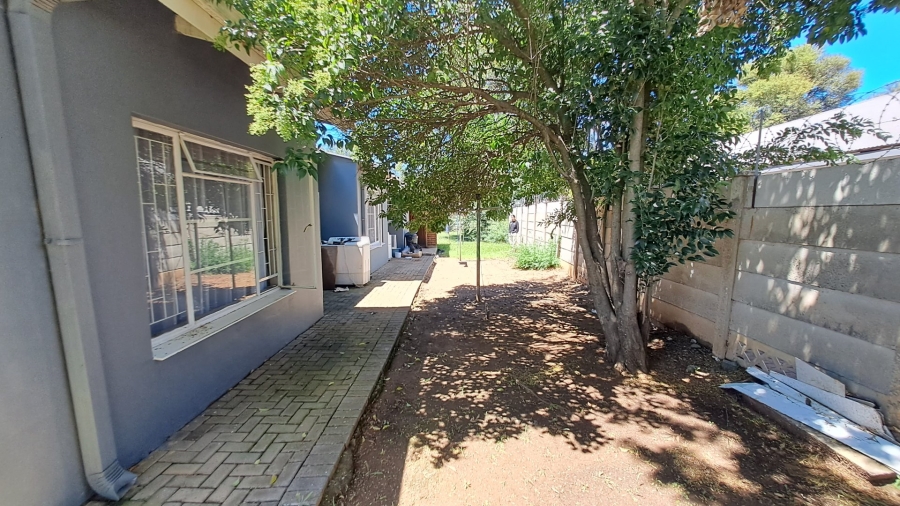 8 Bedroom Property for Sale in Brandwag Free State